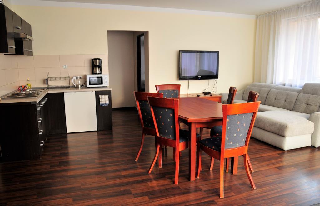 Apartamenty I Pokoje Przy Parku Jelenia Góra Cameră foto
